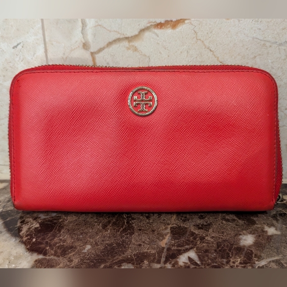 Tory Burch zip wallet - Picture 1 of 6